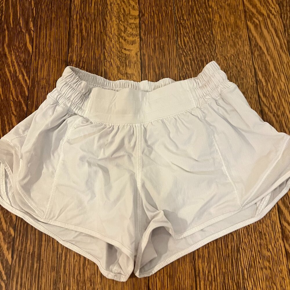 lululemon white shorts hotty hots low rise 2 inch